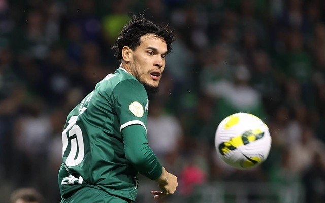  尤文图斯争议判罚受益保住联赛领头羊位置  